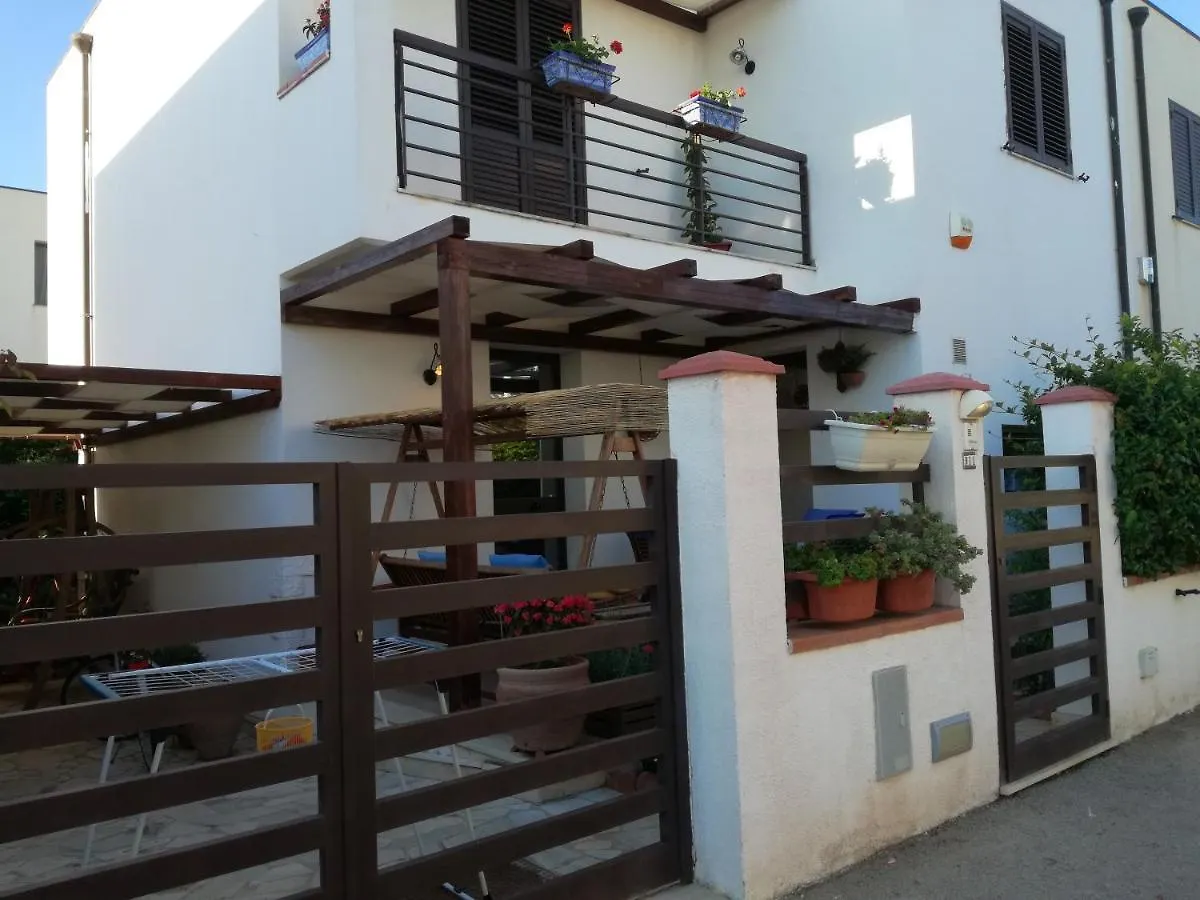 Hébergement de vacances 3 Bedrooms House At Ragusa 600 M Away From The Beach With Furnished Balcony And Wifi Marina di Ragusa